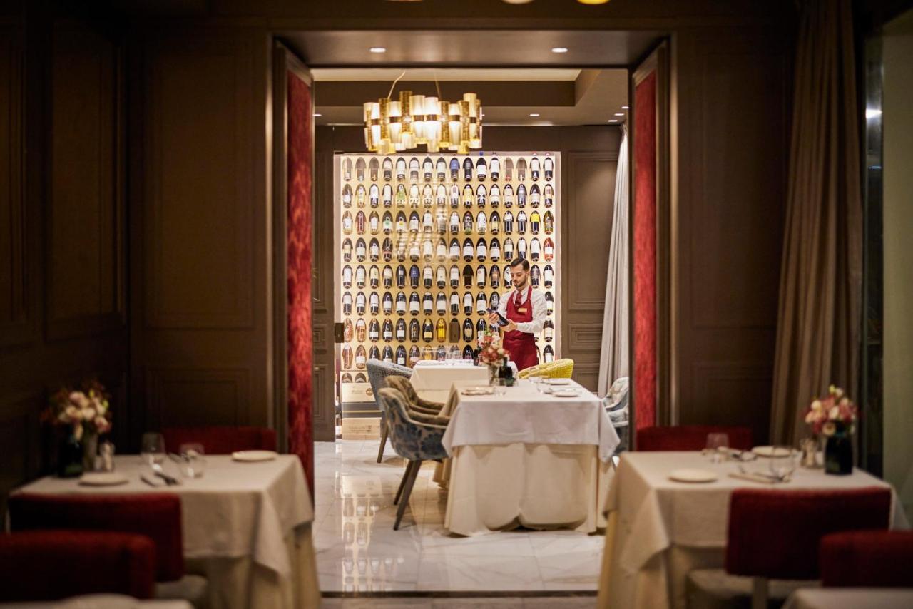 Отель Palazzo Doglio Кальяри Экстерьер фото Restaurant "La Table d'Or"