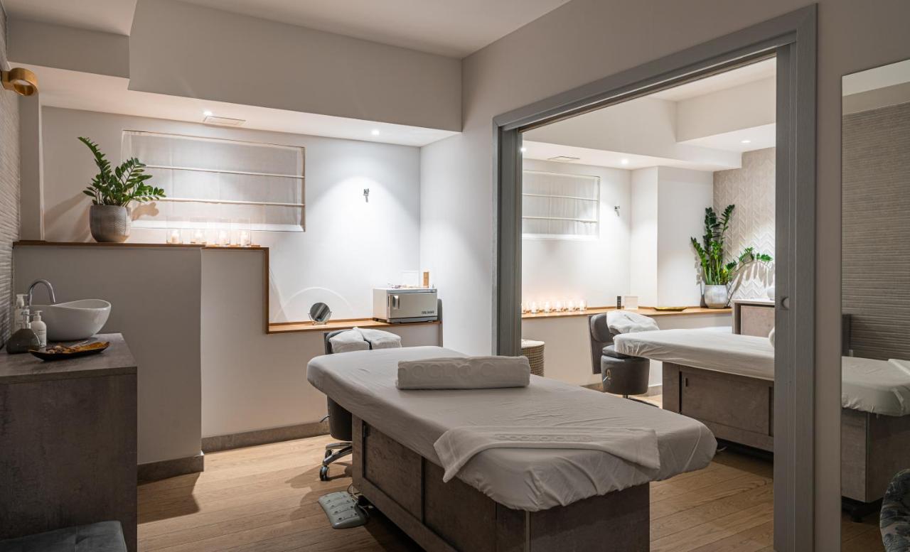 Отель Palazzo Doglio Кальяри Экстерьер фото Treatment room at The Harley Street Clinic